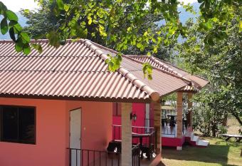 Kaengkachan Lake Hill has Balcony rooms