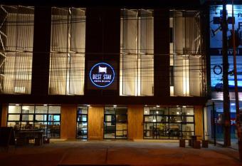 Best Stay Hostel At Lanta allows 18 year olds to book a room