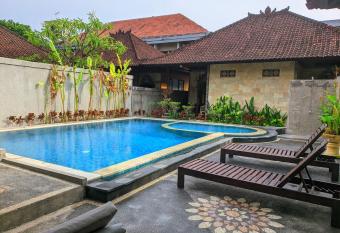 Taman Sari Cottages has Balcony rooms