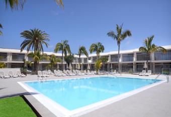 Apartamentos Las Buganvillas Adults Only allows 18 year olds to book a room