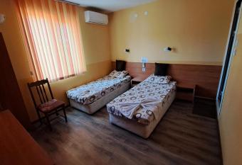 Hotel Toni has Balcony rooms