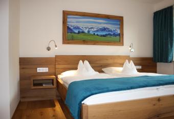 Hotel Gasthof Adler allows 18 year olds to book a room