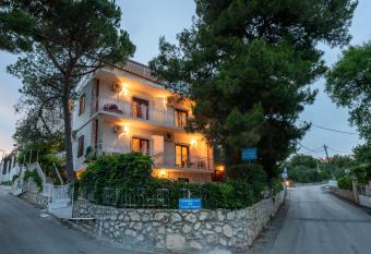 Apartments Lucija has Balcony rooms