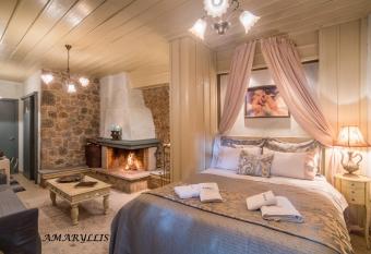 Ampolis Guest House has Balcony rooms