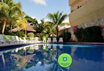 Hotel Caribe Internacional Cancun allows 18 year olds to book a room