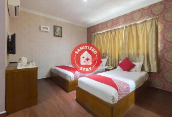 Super OYO 998 Queen City Hotel allows 18 year olds to book a room