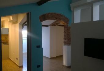 Sentiero Azzurro allows 18 year olds to book a room