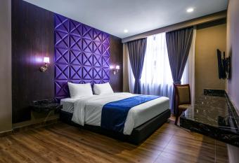 U3 HOTEL has rooms with a private hot tub