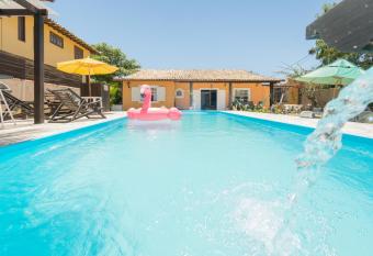 Kundalini Buzios allows 18 year olds to book a room