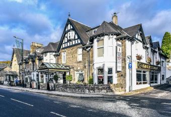 McKays Hotel allows 18 year olds to book a room