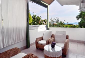 Apartments and Rooms Anika allows 18 year olds to book a room