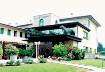 Hotel Corone has Balcony rooms