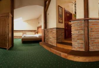 Hotel & Caffe Silesia allows 18 year olds to book a room