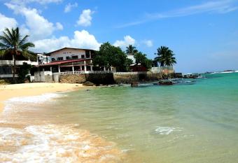 Sun N Sea Hotel has Balcony rooms