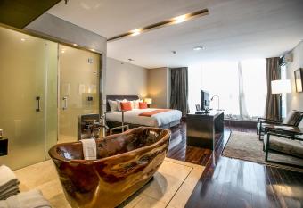 Mio Buenos Aires has rooms with a private hot tub