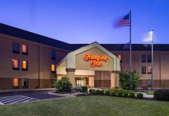 Hampton Inn Selinsgrove/Shamokin Dam allows 18 year olds to book a room