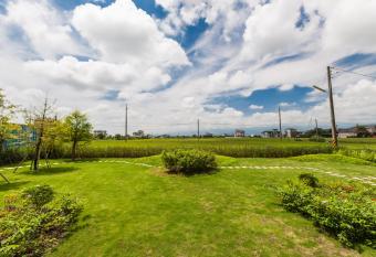 Buluba-Green Fields has Balcony rooms