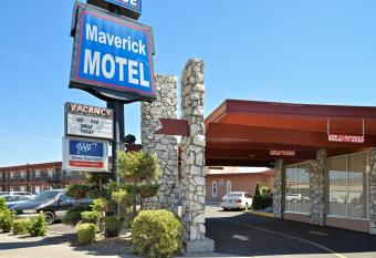 Maverick Motel - Modern Renovated Motel allows 18 year olds to book a room