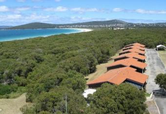 Emu Beach Chalets has Balcony rooms