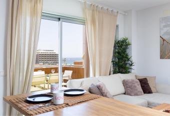 Sea View Apartment in El M  dano with private parking space by Ed  n Rentals has Balcony rooms