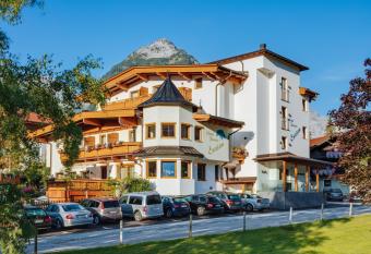 Hotel Enzian has Balcony rooms