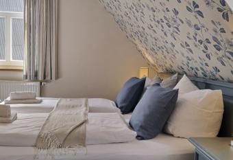 Bed and Breakfast Wehlen has Balcony rooms