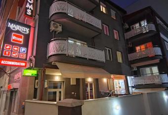 Bed and Breakfast Majesty has Balcony rooms