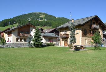 Baita Brozol allows 18 year olds to book a room