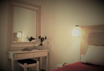 Sappho Plomari has Balcony rooms