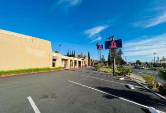 Motel 6 Vallejo. Ca Napa Valley allows 18 year olds to book a room