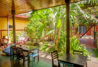 Hostel De Boca en Boca has Balcony rooms