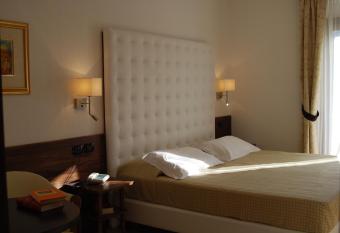 Il Piccolo Dolomiti Resort allows 18 year olds to book a room