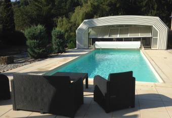 LOGISHOTEL Domaine Du Moulin allows 18 year olds to book a room