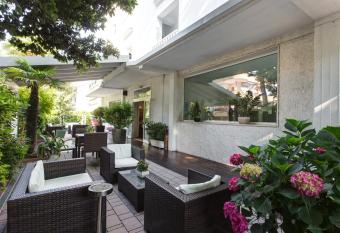 Hotel Gianlore has Balcony rooms