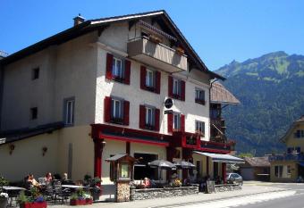 Hotel Tell and Apartments allows 18 year olds to book a room