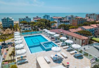 Hotel Colombo allows 18 year olds to book a room