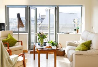 Park Place Apartments has Balcony rooms