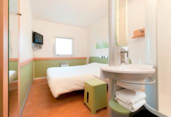 ibis budget Brugge Centrum Station allows 18 year olds to book a room