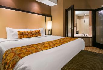 Best Western Premier Freeport Inn Calgary Airport allows 18 year olds to book a room