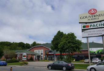 H  tel   nergie Shawinigan allows 18 year olds to book a room