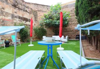 casa de los patios amurallados has Balcony rooms