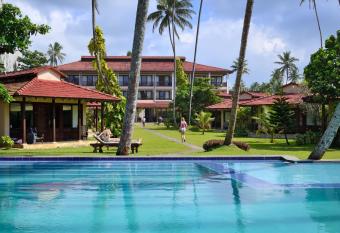 Weligama Bay Resort has Balcony rooms