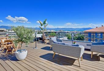 Best Western H  tel Journel Antibes Juan-les-Pins allows 18 year olds to book a room