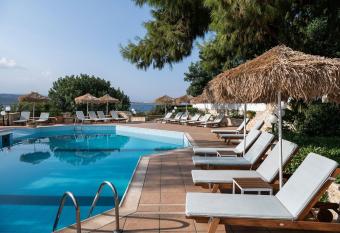 Alianthos Suites allows 18 year olds to book a room
