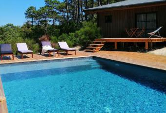 La Maison du Surf allows 18 year olds to book a room