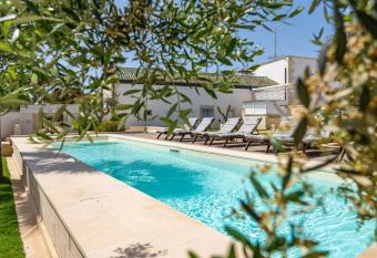 Masseria dei Monaci allows 18 year olds to book a room