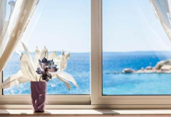 Apartments Suzy allows 18 year olds to book a room