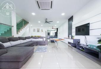 Happy Villa Homestay has Balcony rooms