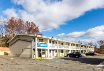 Motel 6 New Brunswick has Smoking rooms