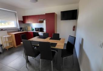 Luxus Ferienwohnung Irxleben allows 18 year olds to book a room